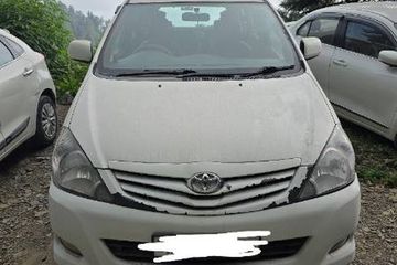 Used 2.5 G (Diesel) 8 Seater BS III