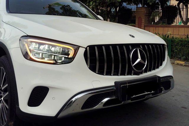 Mercedes-Benz GLC 220d 4MATIC Second-hand 2022 Mercedes-Benz GLC 220d 4MATIC for sale in New Delhi