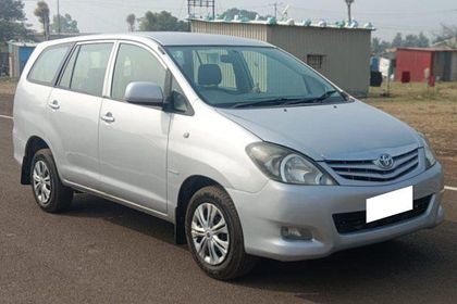 2011 Toyota Innova 2.5 जी (Diesel) 8 Seater BS III