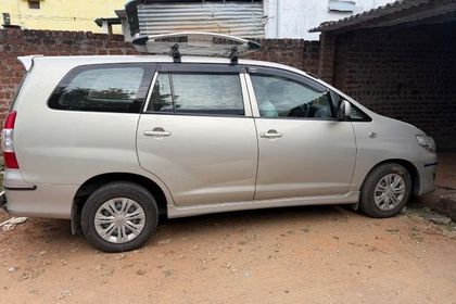 Used 2.5 G (Diesel) 7 Seater
