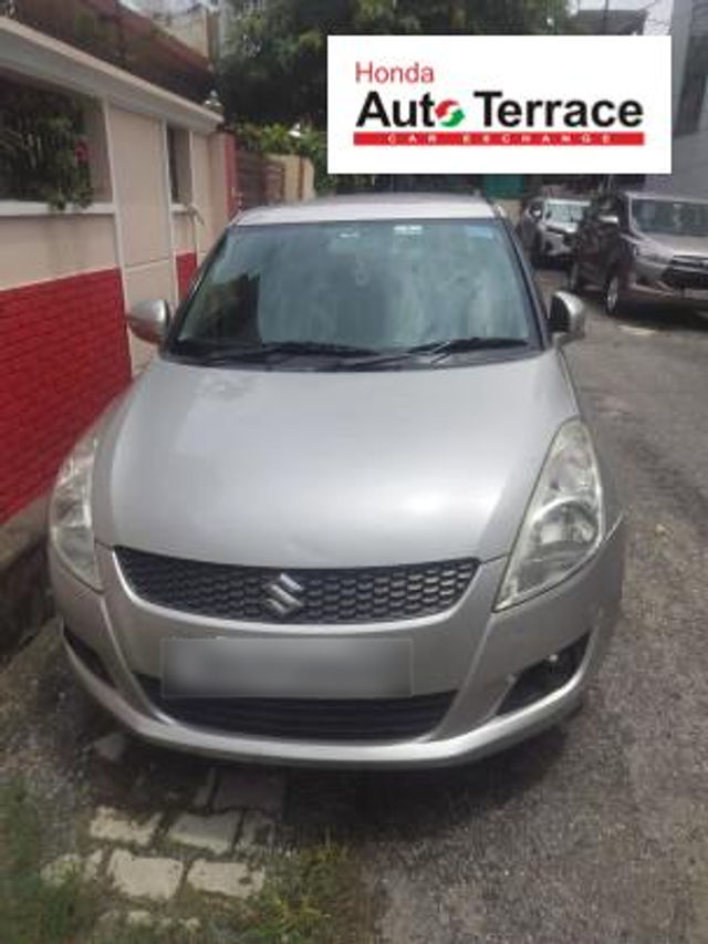 Second-hand 2011 Maruti Suzuki Swift ZXI for sale in Dehradun