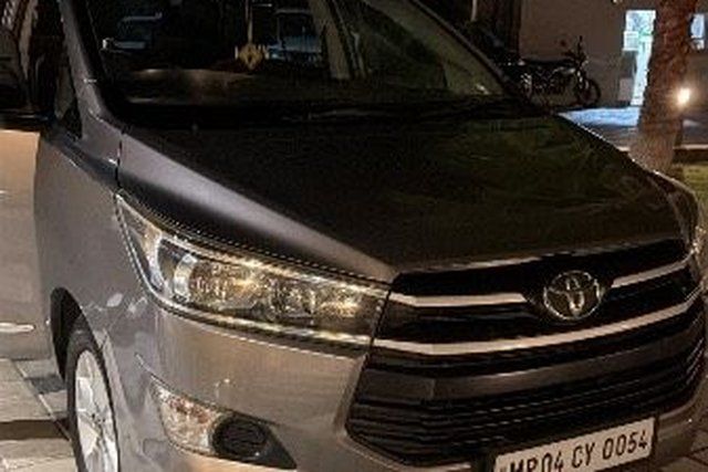 Toyota Innova Crysta 2.4 G Plus MT BSIV Second-hand 2019 Toyota Innova Crysta 2.4 G Plus MT BSIV for sale in Bhopal