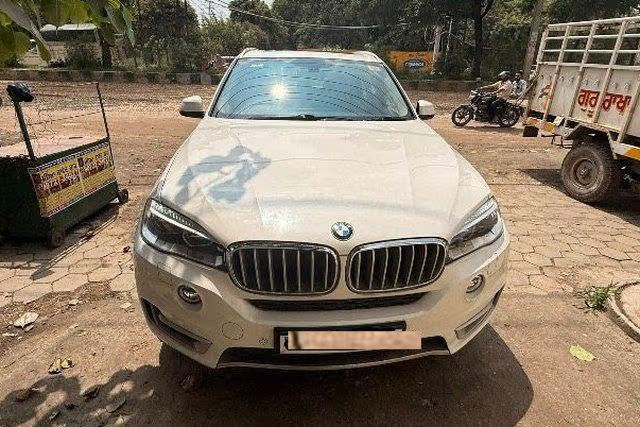 Second-hand 2017 BMW X5 xDrive 30d Design Pure Experience 7 Seater for sale in Ludhiana