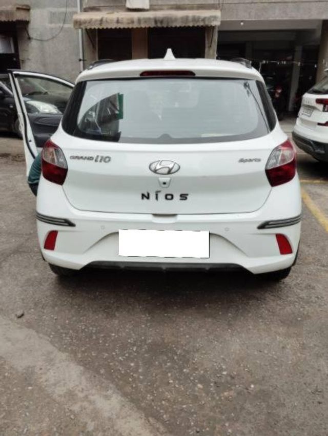 Second-hand 2020 Hyundai Grand i10 Nios Sportz for sale in Greater Noida