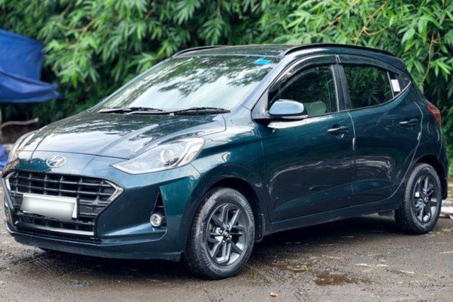Second-hand 2022 Hyundai Grand i10 Nios AMT Sportz for sale in Kolkata