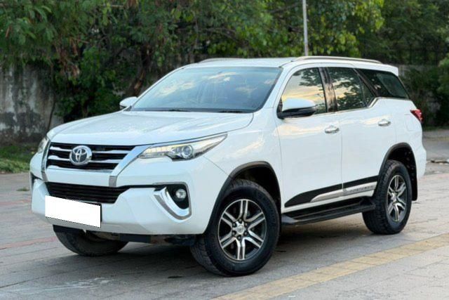 Second-hand 2018 Toyota Fortuner 2.8 4WD AT BSIV for sale in New Delhi