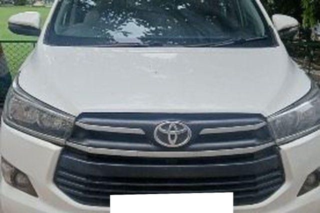Toyota Innova Crysta 2.4 G MT 8S BSIV Second-hand 2018 Toyota Innova Crysta 2.4 G MT 8S BSIV for sale in Noida