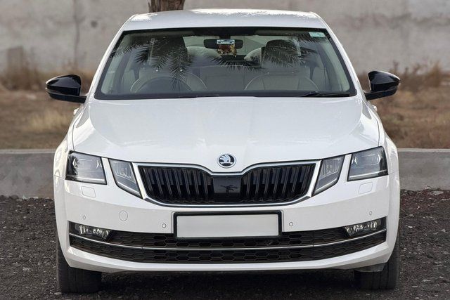 Second-hand 2018 Skoda Octavia 2.0 TDI AT Style for sale in Surat