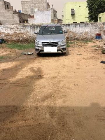 Used 2.5 G (Diesel) 8 Seater BS IV
