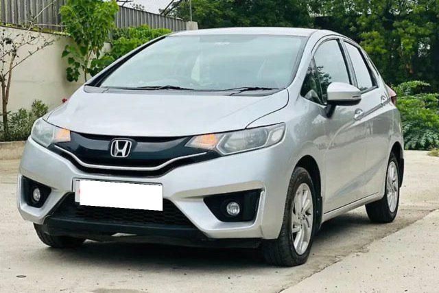 Second-hand 2018 Honda Jazz V CVT for sale in Ahmedabad