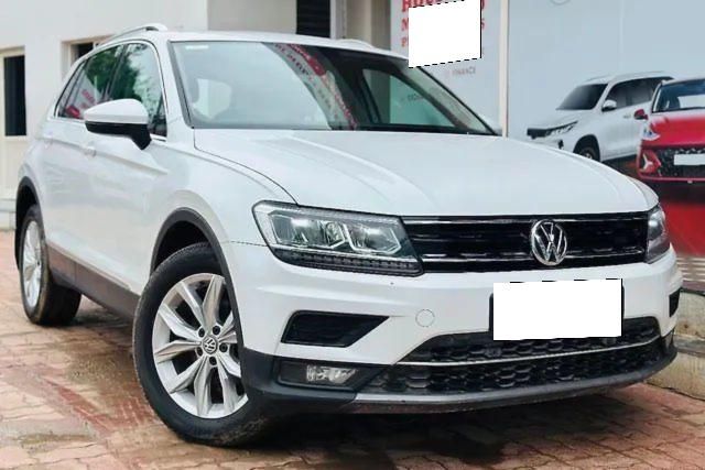 Second-hand 2018 Volkswagen Tiguan 2.0 TDI Highline for sale in Ahmedabad
