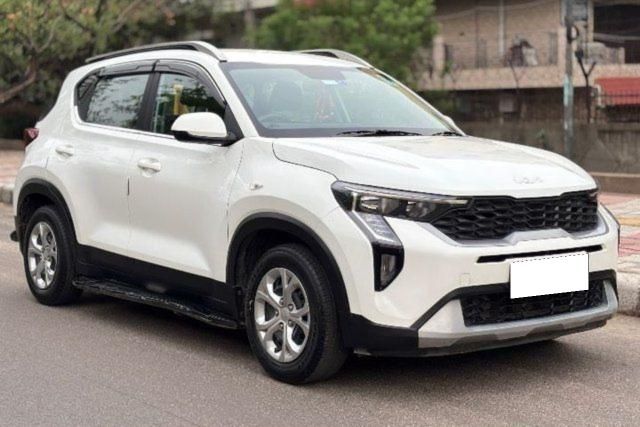 Second-hand 2024 Kia Sonet HTE for sale in New Delhi