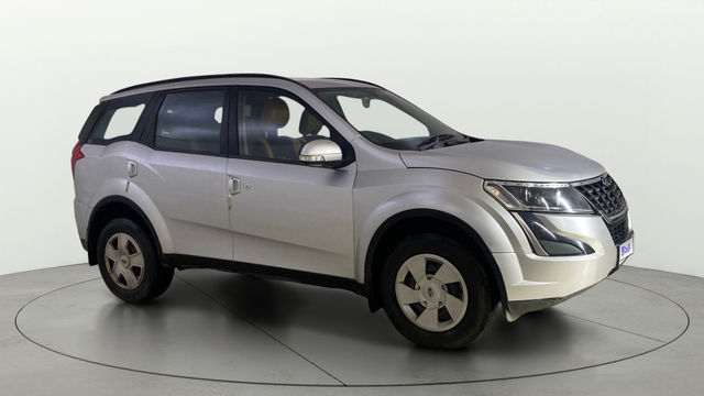 Second-hand 2019 Mahindra XUV500 W7 for sale in Mumbai