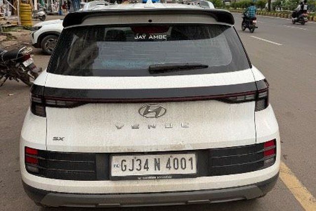 Second-hand 2024 Hyundai Venue SX Diesel for sale in Vadodara