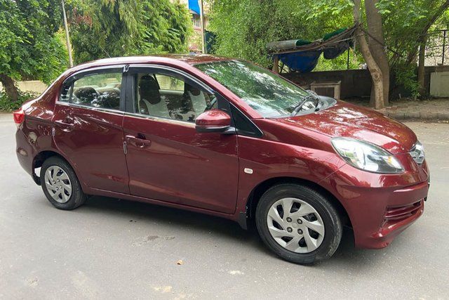 Second-hand 2015 Honda Amaze S i-Vtech for sale in Ahmedabad