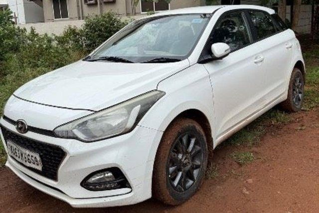 Second-hand 2020 Hyundai i20 Sportz Plus for sale in Hubli