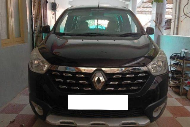 Second-hand 2017 Renault Lodgy Stepway 110PS RXL 8S for sale in Visakhapatnam