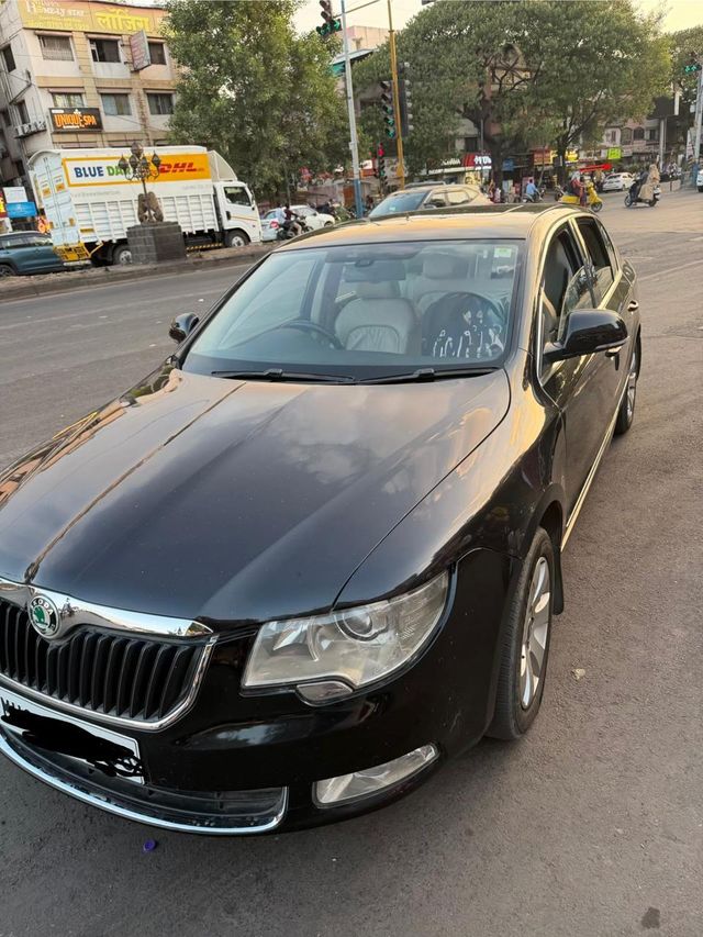 Skoda Superb Elegance 1.8 TSI AT Second-hand 2011 Skoda Superb Elegance 1.8 TSI AT for sale in Pune