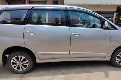 Used 2.5 VX (Diesel) 7 Seater BS IV