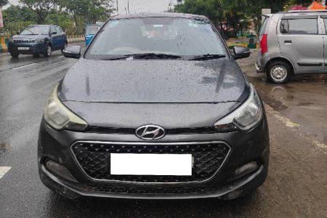 Hyundai i20 1.4 CRDi Anniversary Edition Second-hand 2016 Hyundai i20 1.4 CRDi Anniversary Edition for sale in Vadodara
