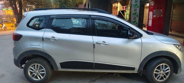 Renault Triber RXT BSVI Second-hand 2023 Renault Triber RXT BSVI for sale in New Delhi