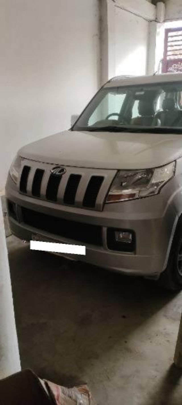 Mahindra TUV 300 T6 Plus Second-hand 2016 Mahindra TUV 300 T6 Plus for sale in Barabanki