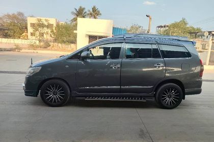 Used 2.5 G (Diesel) 7 Seater BS IV