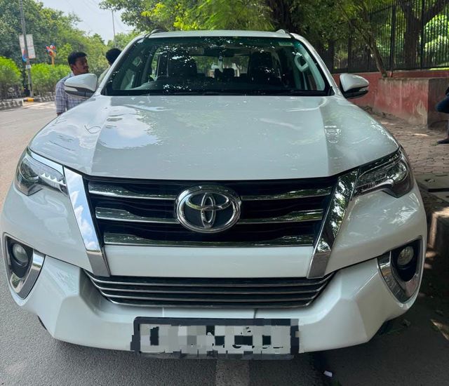 Toyota Fortuner 2.8 2WD MT BSIV Second-hand 2017 Toyota Fortuner 2.8 2WD MT BSIV for sale in New Delhi