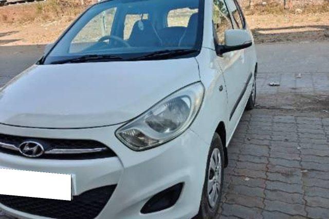 Second-hand 2013 Hyundai i10 Magna for sale in Kadi