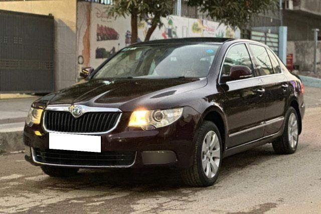 Second-hand 2011 Skoda Superb Elegance 2.0 TDI CR AT for sale in Mohali