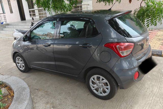 Second-hand 2017 Hyundai Grand i10 Magna for sale in Jamnagar