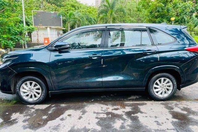 Toyota Innova Hycross GX (O) 8STR Second-hand 2025 Toyota Innova Hycross GX (O) 8STR for sale in Mumbai