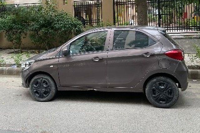 Second-hand 2017 Tata Tiago 1.2 Revotron XT for sale in Ghaziabad