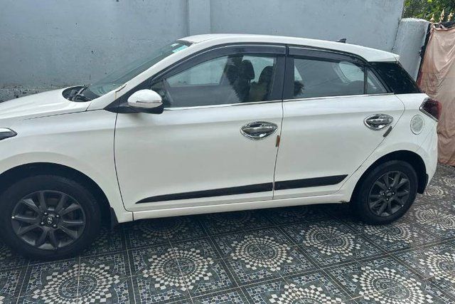Hyundai i20 1.2 Asta Second-hand 2018 Hyundai i20 1.2 Asta for sale in Raipur