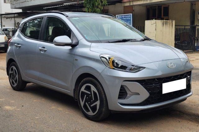 Second-hand 2023 Hyundai Grand i10 Nios AMT Sportz for sale in Ahmedabad
