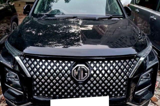 Second-hand 2023 MG Hector Plus 1.5 Turbo Savvy Pro CVT 7 Str BSVI for sale in New Delhi