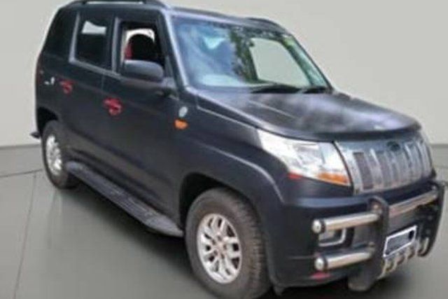 Mahindra TUV 300 mHAWK100 T8 AMT Second-hand 2016 Mahindra TUV 300 mHAWK100 T8 AMT for sale in Bangalore