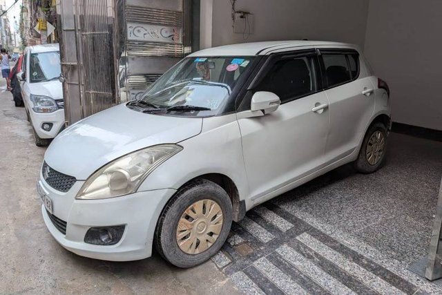 Second-hand 2012 Maruti Suzuki Swift VXI for sale in New Delhi