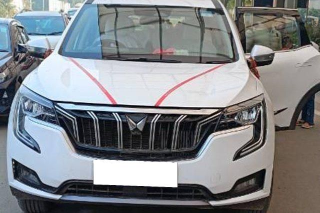 Mahindra XUV700 AX7 7Str Second-hand 2023 Mahindra XUV700 AX7 7Str for sale in Muzaffarpur