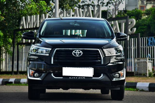 Second-hand 2024 Toyota Innova Crysta 2.4 VX 8Str for sale in Kolkata