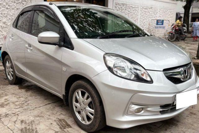 Second-hand 2013 Honda Brio V AT for sale in Kolkata