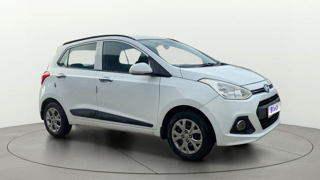 Hyundai Grand i10 Sportz Second-hand 2016 Hyundai Grand i10 Sportz for sale in Ahmedabad