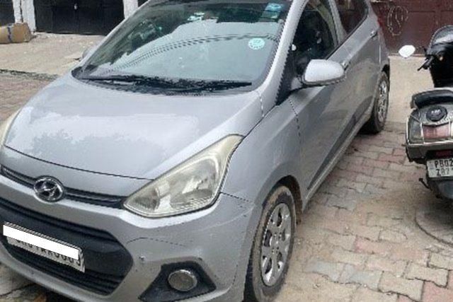 Hyundai Grand i10 CRDi Sportz Second-hand 2014 Hyundai Grand i10 CRDi Sportz for sale in Chandigarh