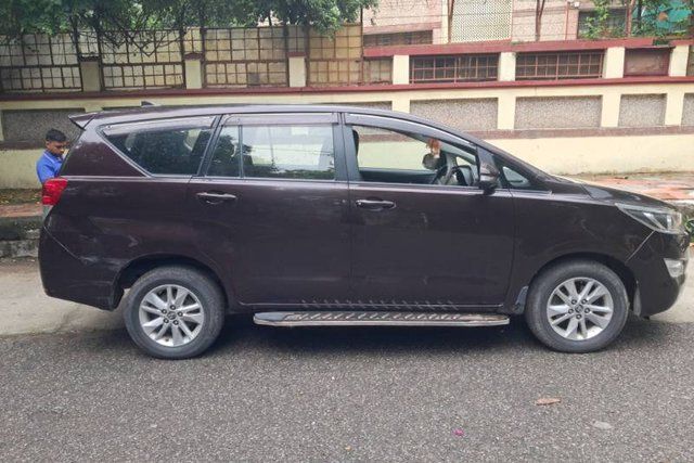 Toyota Innova Crysta 2.8 GX AT BSIV Second-hand 2017 Toyota Innova Crysta 2.8 GX AT BSIV for sale in New Delhi