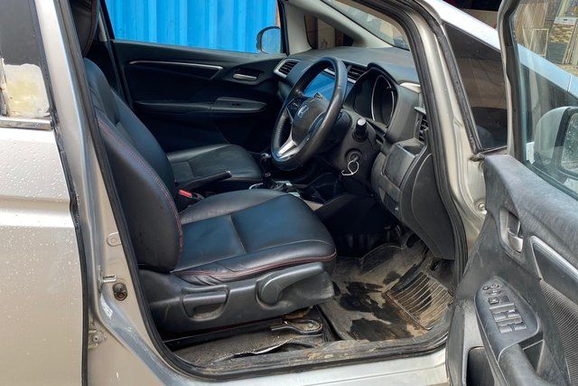 Honda Jazz 1.5 VX i DTEC Second-hand 2015 Honda Jazz 1.5 VX i DTEC for sale in Hyderabad