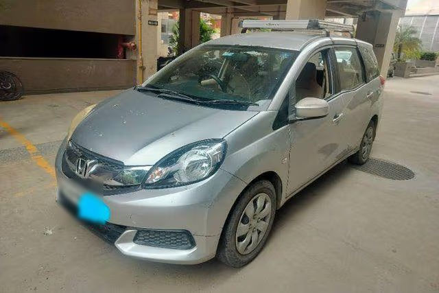 Honda Mobilio S i-VTEC Second-hand 2016 Honda Mobilio S i-VTEC for sale in Ahmedabad
