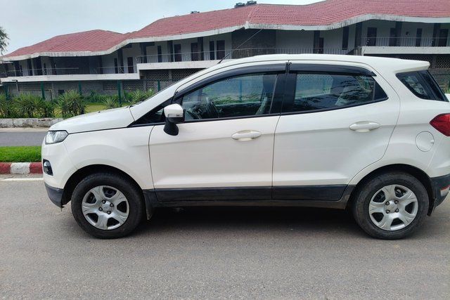 Second-hand 2015 Ford Ecosport 1.5 Ti VCT MT Trend for sale in New Delhi