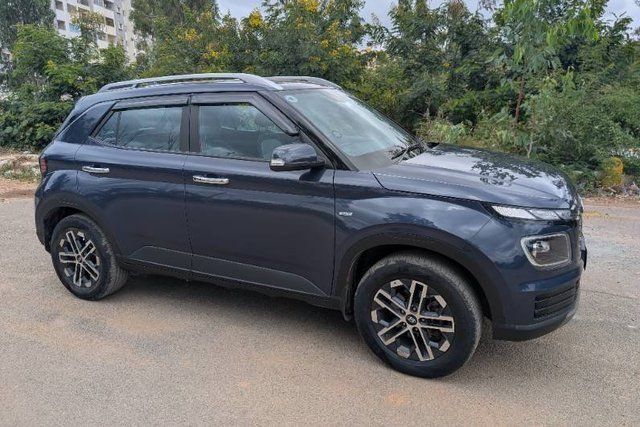 Second-hand 2022 Hyundai Venue SX Opt iMT for sale in Bangalore