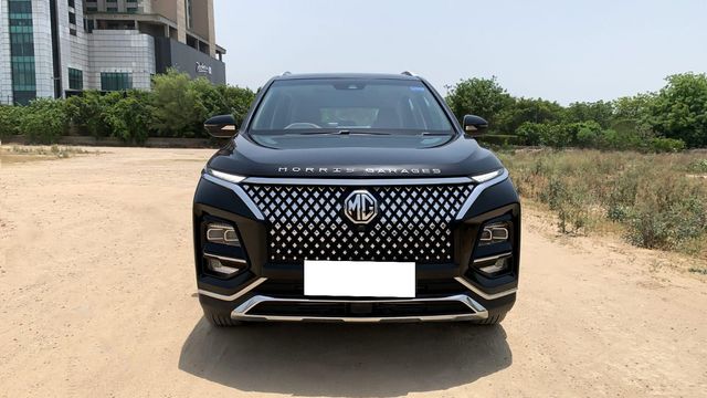 Second-hand 2024 MG Hector Plus Savvy Pro CVT 2023-2025 for sale in New Delhi