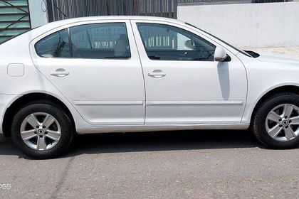 Used Elegance 1.9 TDI MT